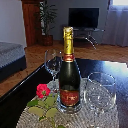 Appartement Alex 7 *